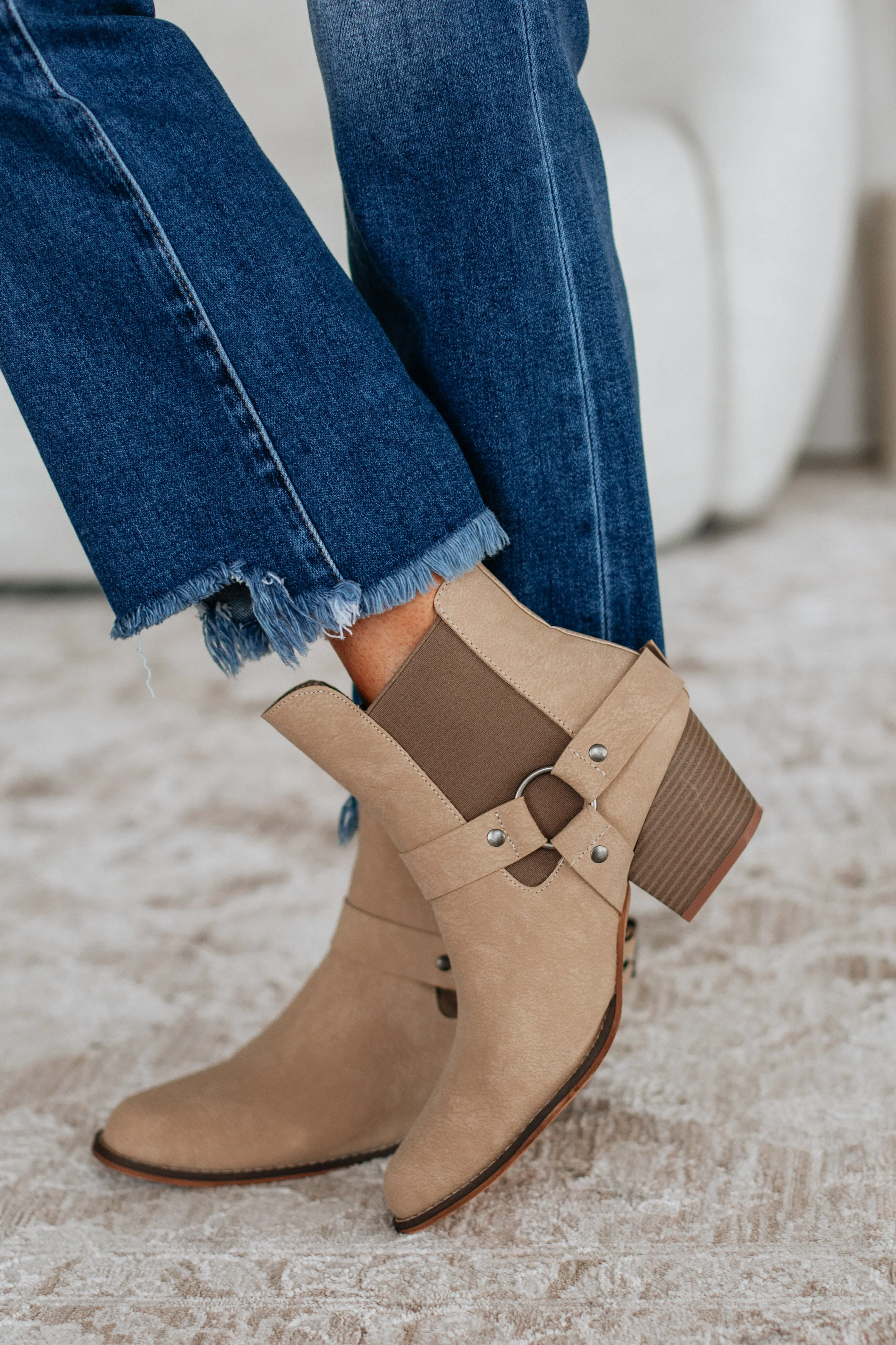 Stay In Tune Boots Look Ready Deep Shade