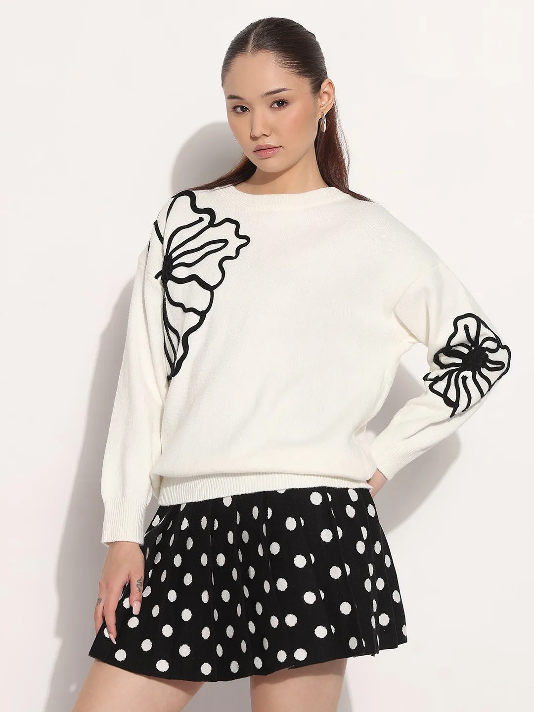 Women's Floral White Round Neck Knitted Top Cozy And Warm young people