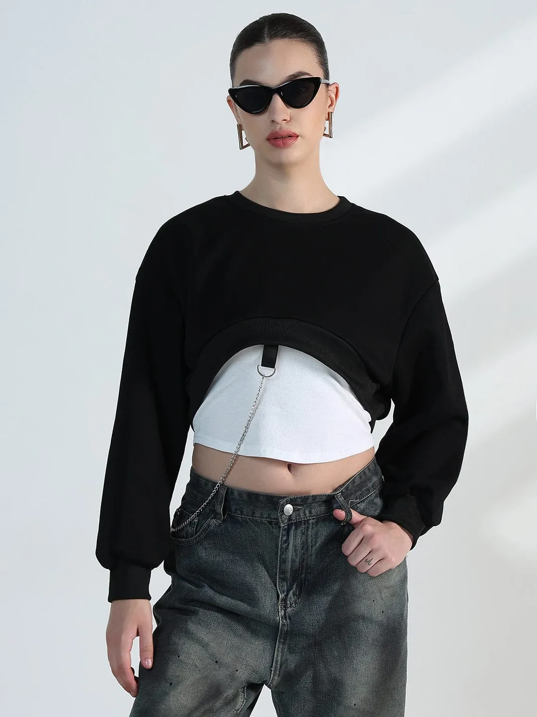 Stain-Resistant Thermal Insulation Women's Black Crop Sweatshirt with Chain Detail