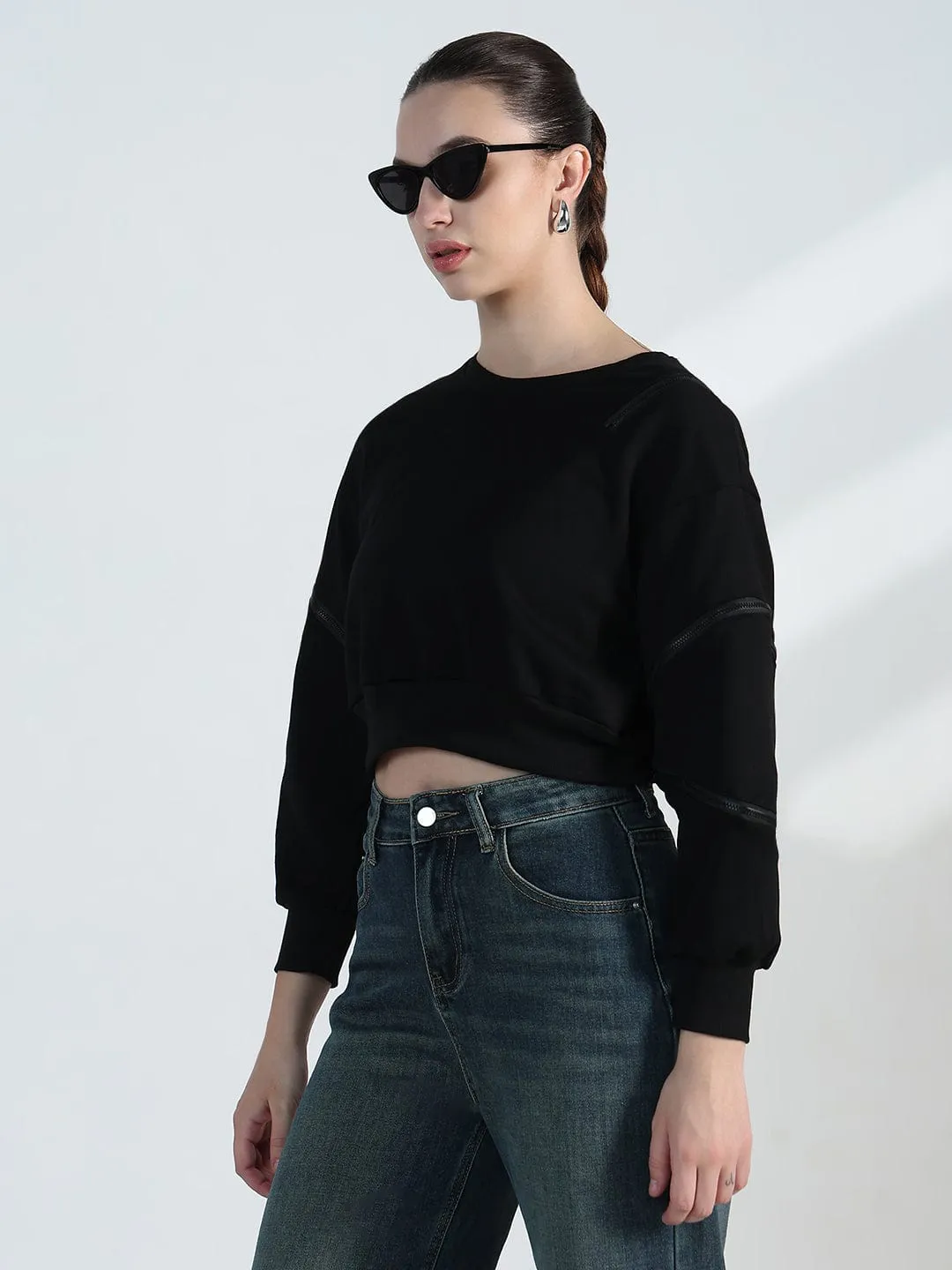 Urban Comfort Women's Black Oversized Sweatshirt with Zipper Detail