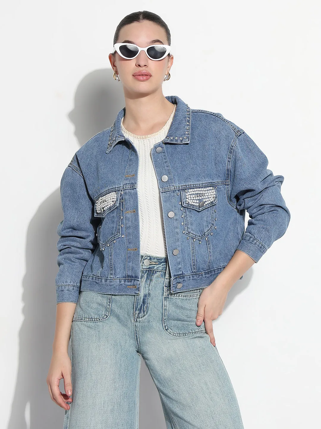 Full Length Zipper Closure Durable Water Repellent Women's Embellished Blue Spread Collar Relaxed Fit Denim Jacket