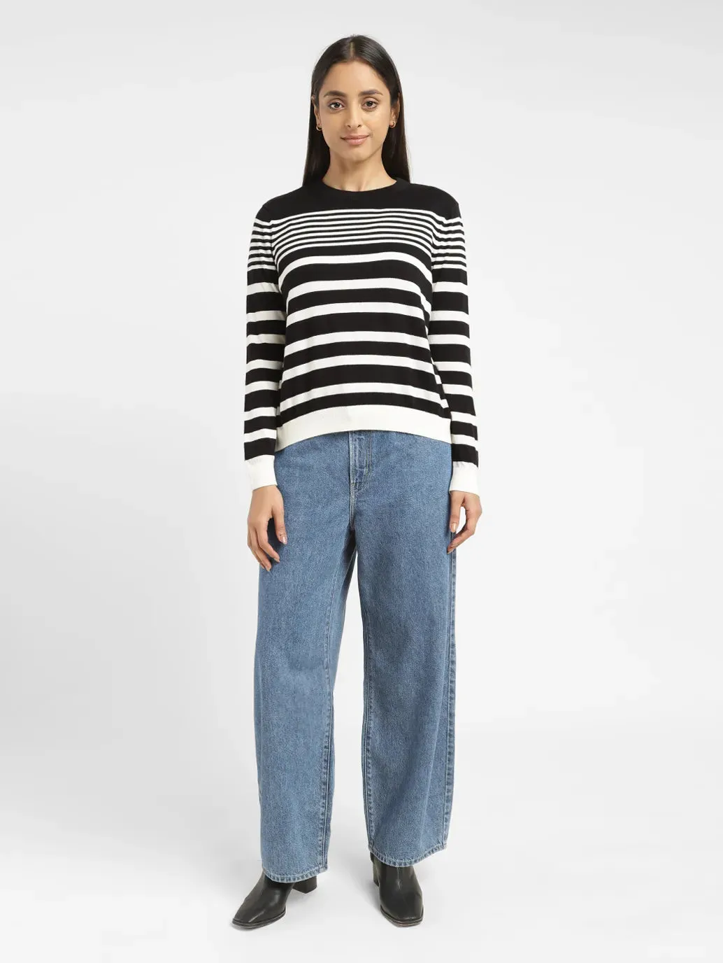 Reinforced Shoulder Seams Women's Striped Black Round Neck Sweater