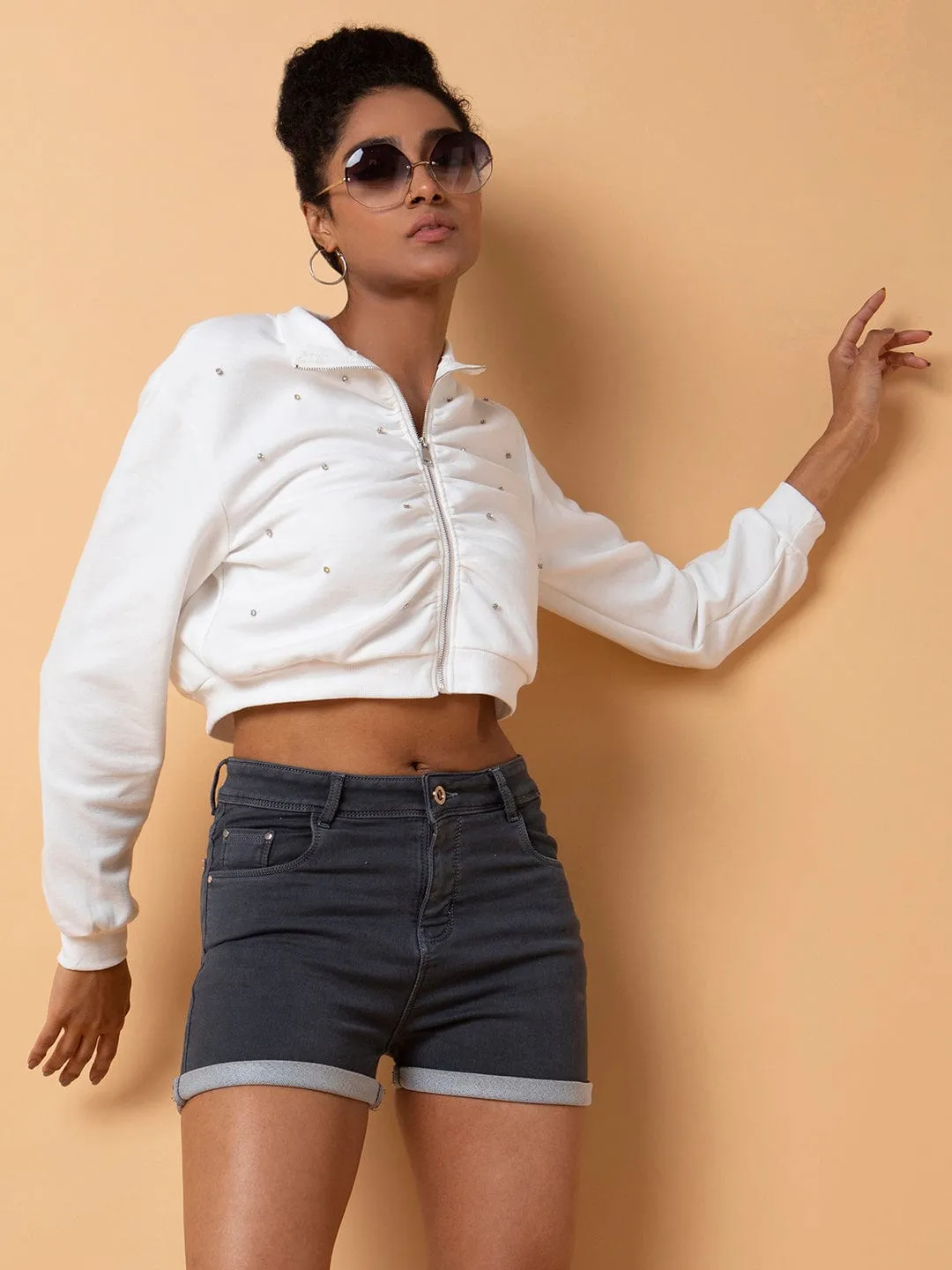 Urban Look Women's White Solid Sweatshirt