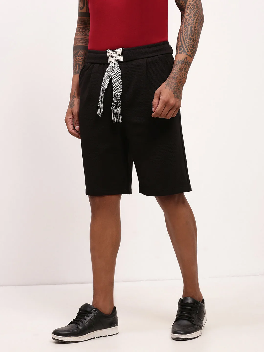 Seamless Design Men's Black Solid Mid-Rise Cotton Shorts